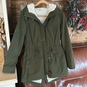 Hollister Women’s Sherpa Lined Winter Jacket Size Small